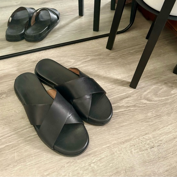 the louisa crisscross slide